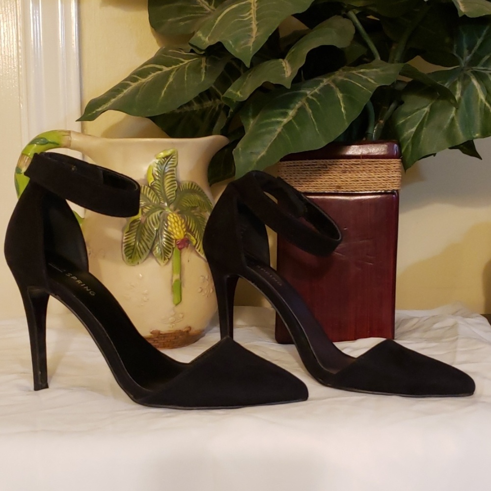 Call it Spring ankle strap